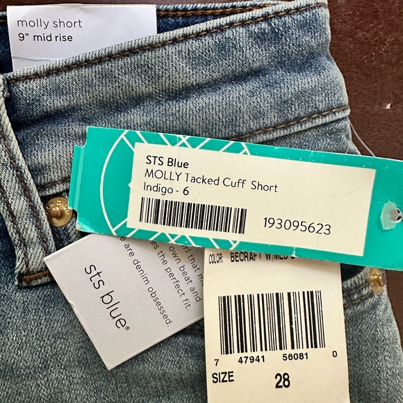 STS Blue Molly tacked cuff short. Color:Indigo, size 6 or 28 - Picture 6 of 7